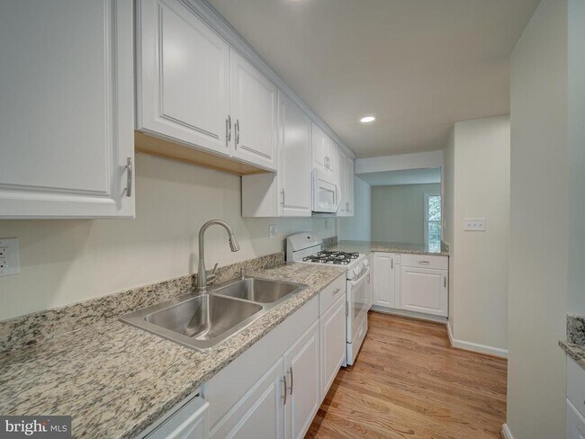 Foto del edificio - 13186 Putnam Cir