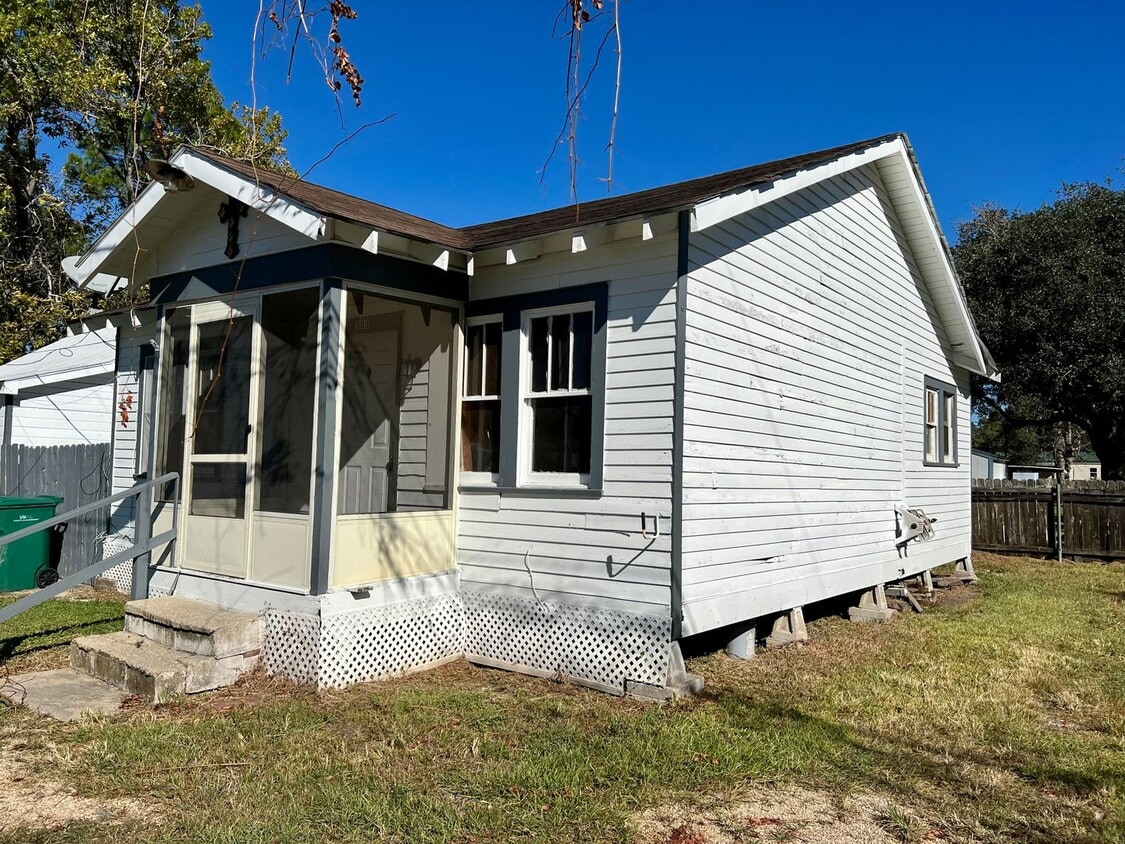 305 S Washington St, Broussard, LA 70518 House Rental in Broussard