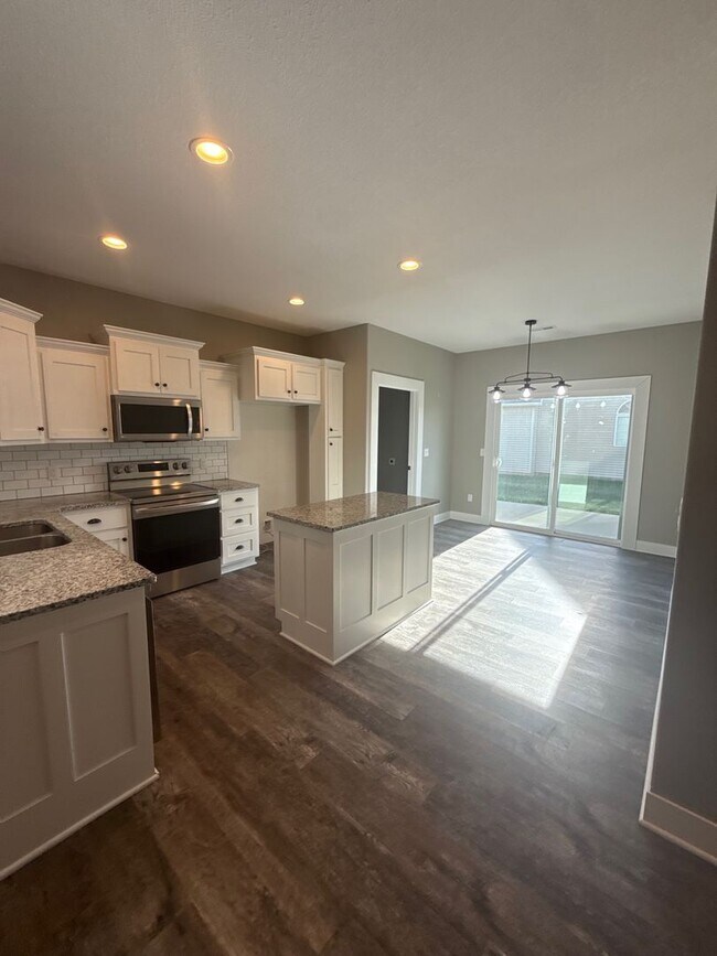 Foto del edificio - 17212-17224 Palazzo Drive