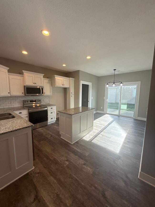 Building Photo - 17212-17224 Palazzo Drive