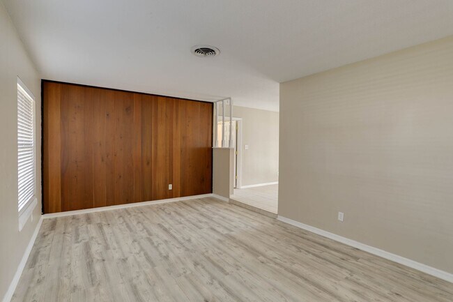 Foto del edificio - 550 St Dunstan Way