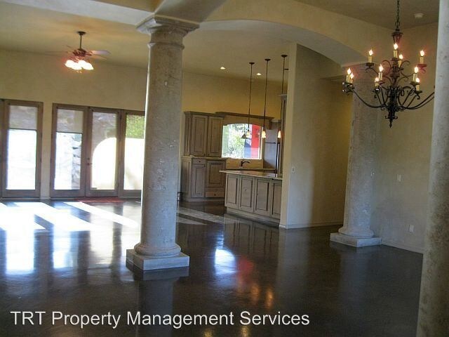 Building Photo - 490 S Players Club Dr