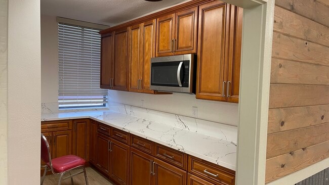 Each Room $1000 a month - 2022 Del Paso Blvd