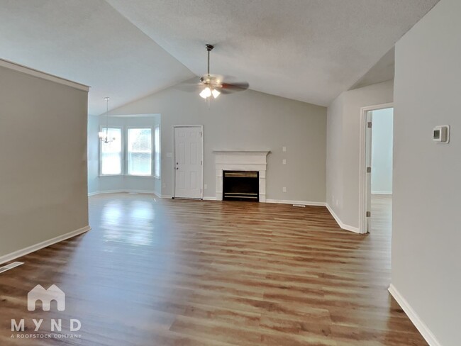 Building Photo - 2209 Maybrook Dr
