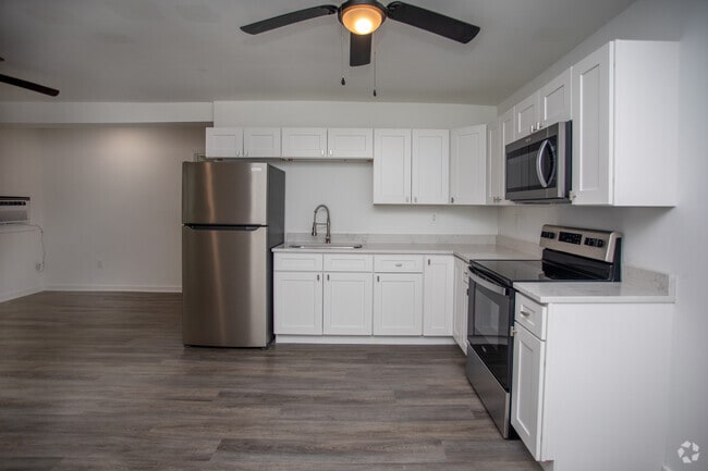 Interior Photo - 545740 US Hwy 1