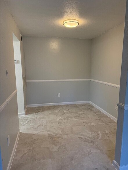 Foto del edificio - 3150 Cliff Creek Crossing Dr