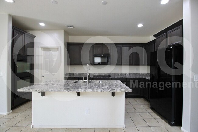 Foto del edificio - 15835 W Banff Ln