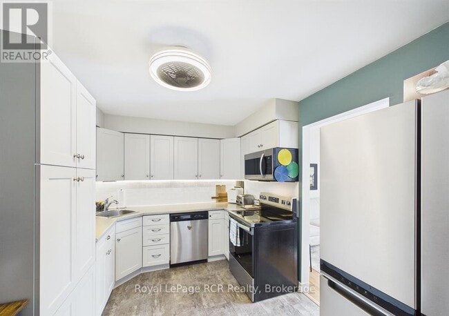 Building Photo - 638 Hunter St