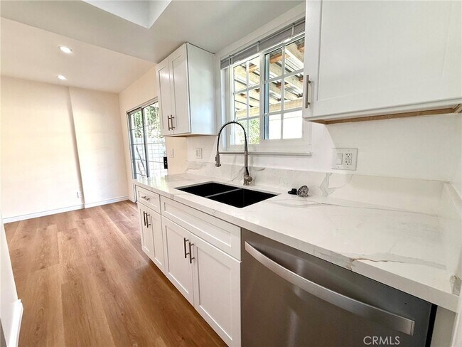 Foto del edificio - 1803 W Greenleaf Ave