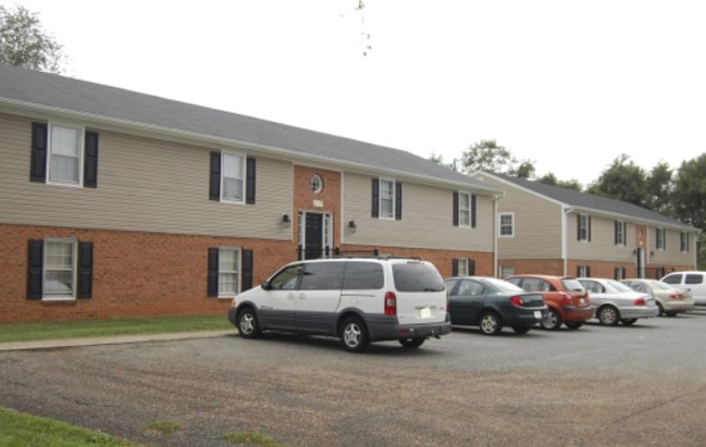 Interior Photo - Cardinal's Crest Apartments