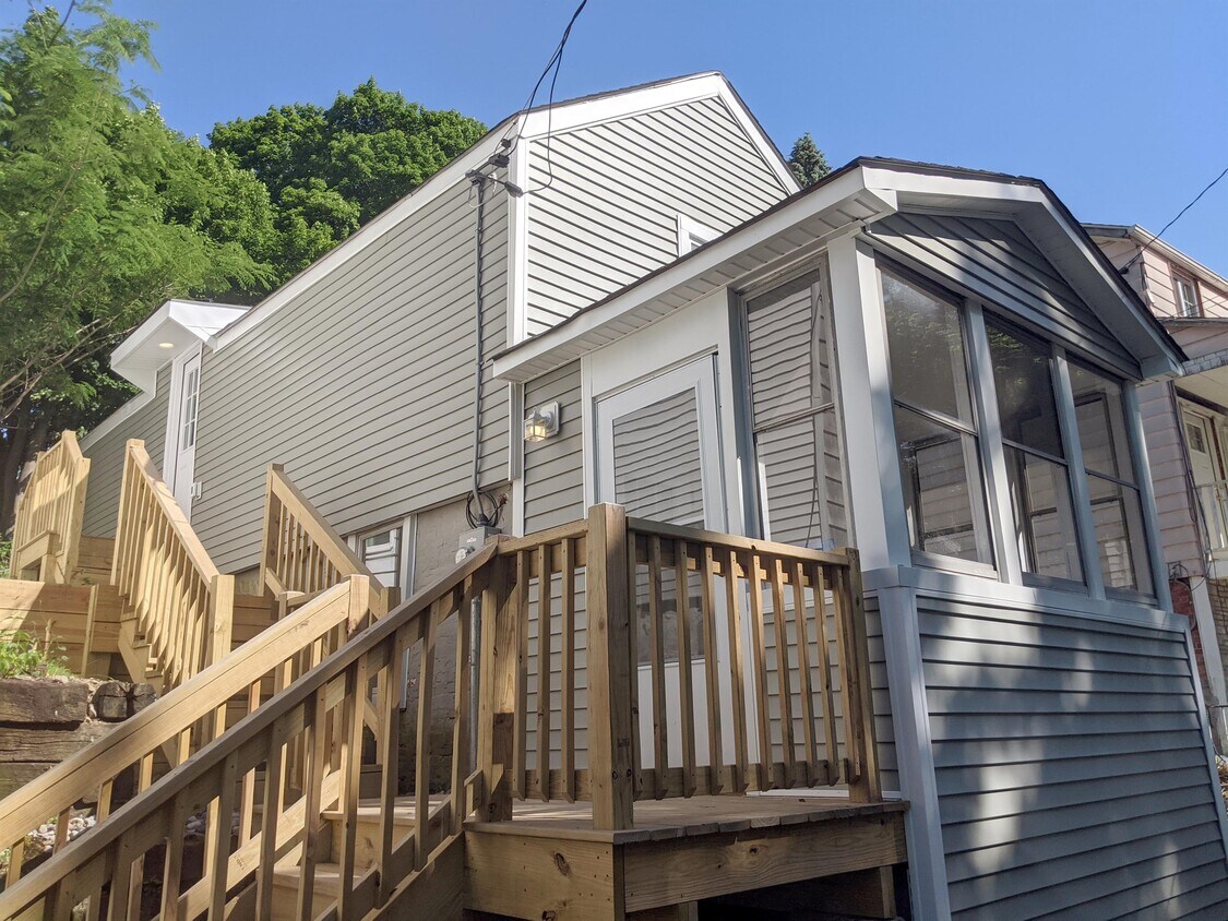 Primary Photo - 14 Louisa St