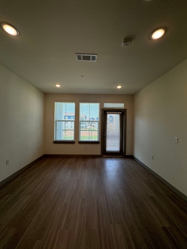 Foto del edificio - 12000 Christopher St