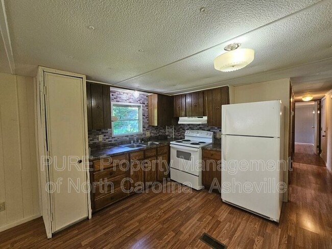 Building Photo - 3875 Old Fort Sugar Hill Rd
