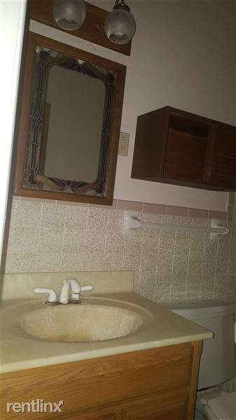 Foto del edificio - 605 W Main St