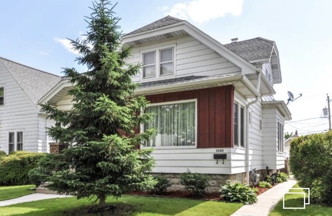 Building Photo - 2040 S 74th St