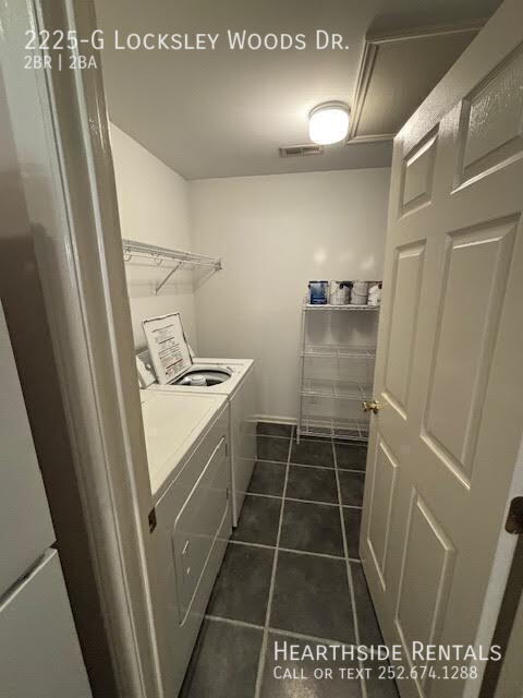 Building Photo - 2225 Locksley Woods Dr