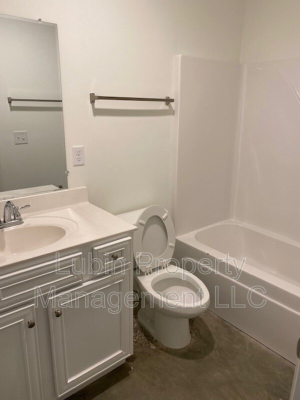 Foto del edificio - 3817 Lake Park Cove