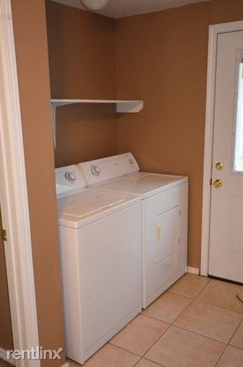 Foto del edificio - 4 br, 2 bath House - 1004 Hazel St