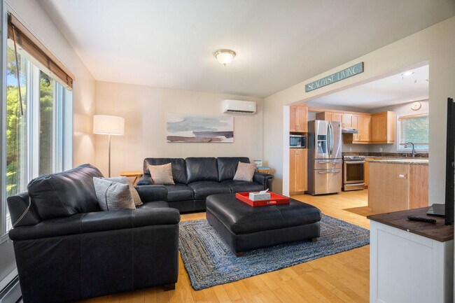 Foto del edificio - 28 Shoals View Dr