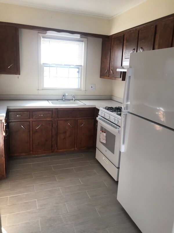 Kitchen - 6 Elmwood St
