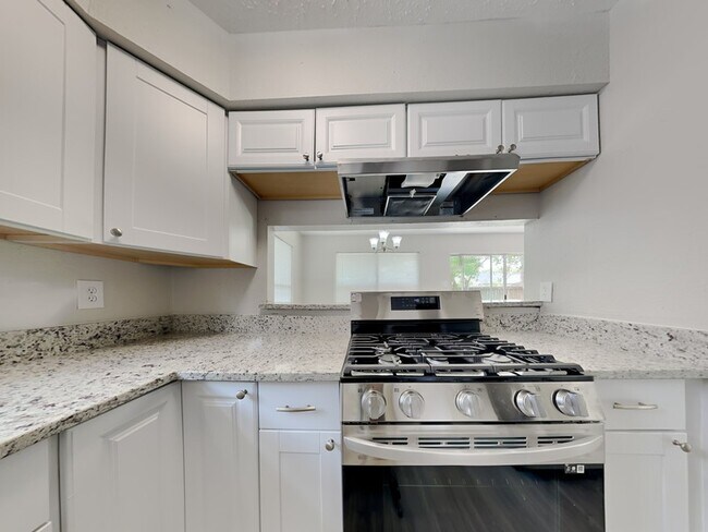 Foto del edificio - 12219 Lennox Gardens Dr