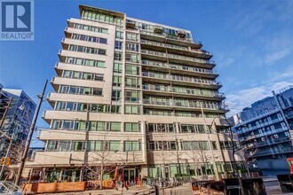 Building Photo - 38 Niagara St