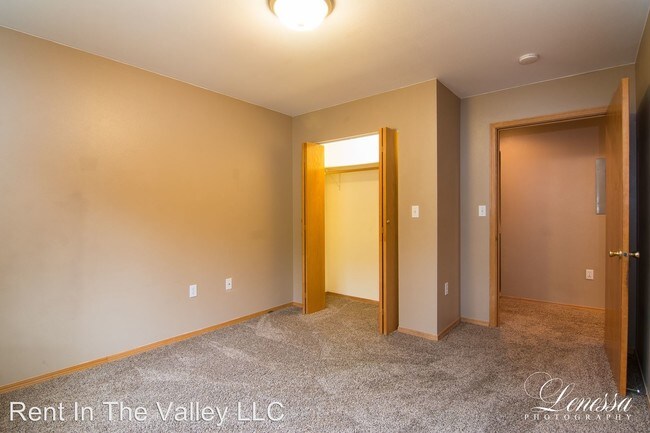 Building Photo - 10350 E Palmer-Wasilla Hwy