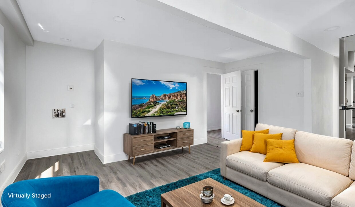 Foto principal - 2737 Stuart Dr