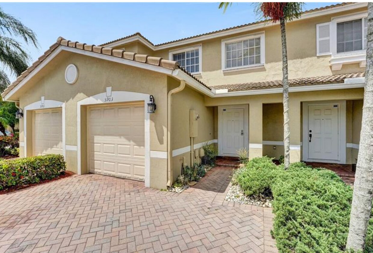 5903 Royal Way, Tamarac, FL 33321 Townhome Rentals in Tamarac FL