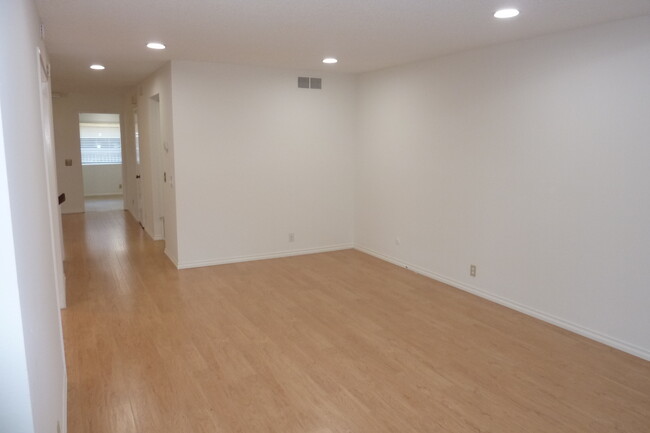 Sala de estar - 5115 Showboat Ln