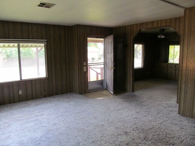 Foto del edificio - 2 br, 2 bath House - 416 F St