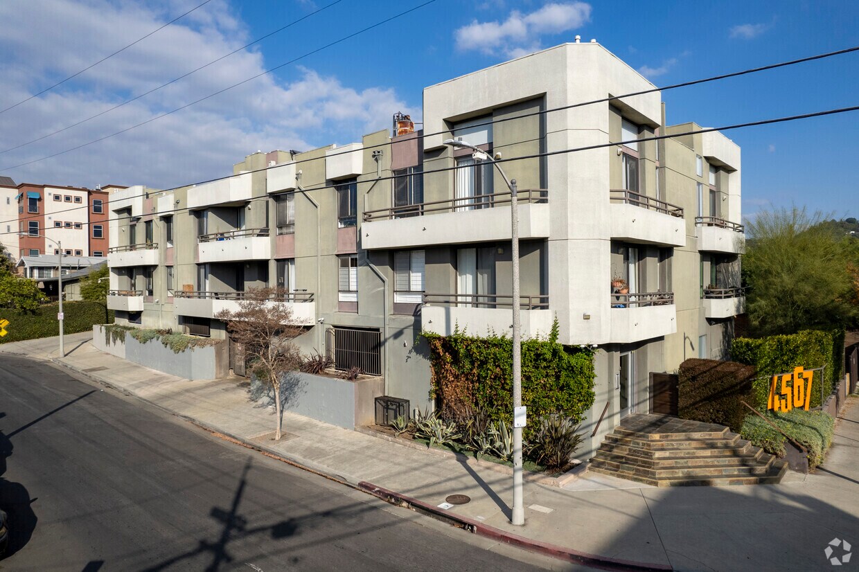 Primary Photo - 4567 Lexington Ave