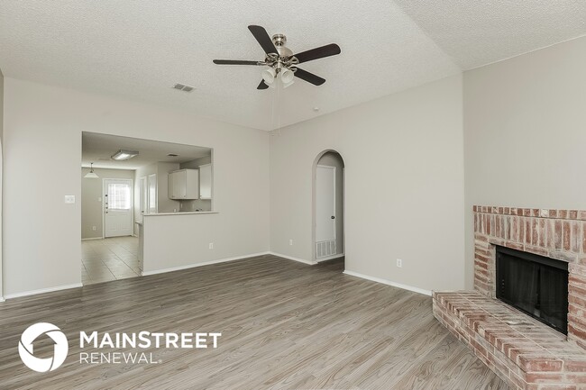 Building Photo - 705 Langford Dr