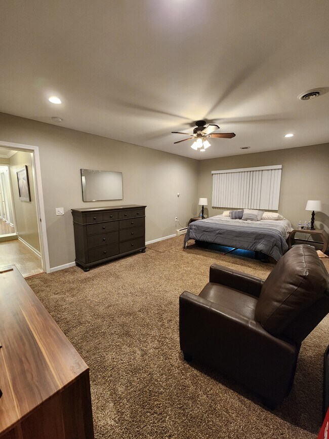 Foto del edificio - 13700 Birch St
