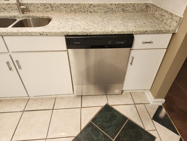 Kitchen - 1419 Pebble Ridge Ln