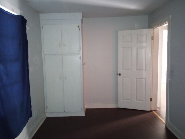 Building Photo - 205 Wilbur St