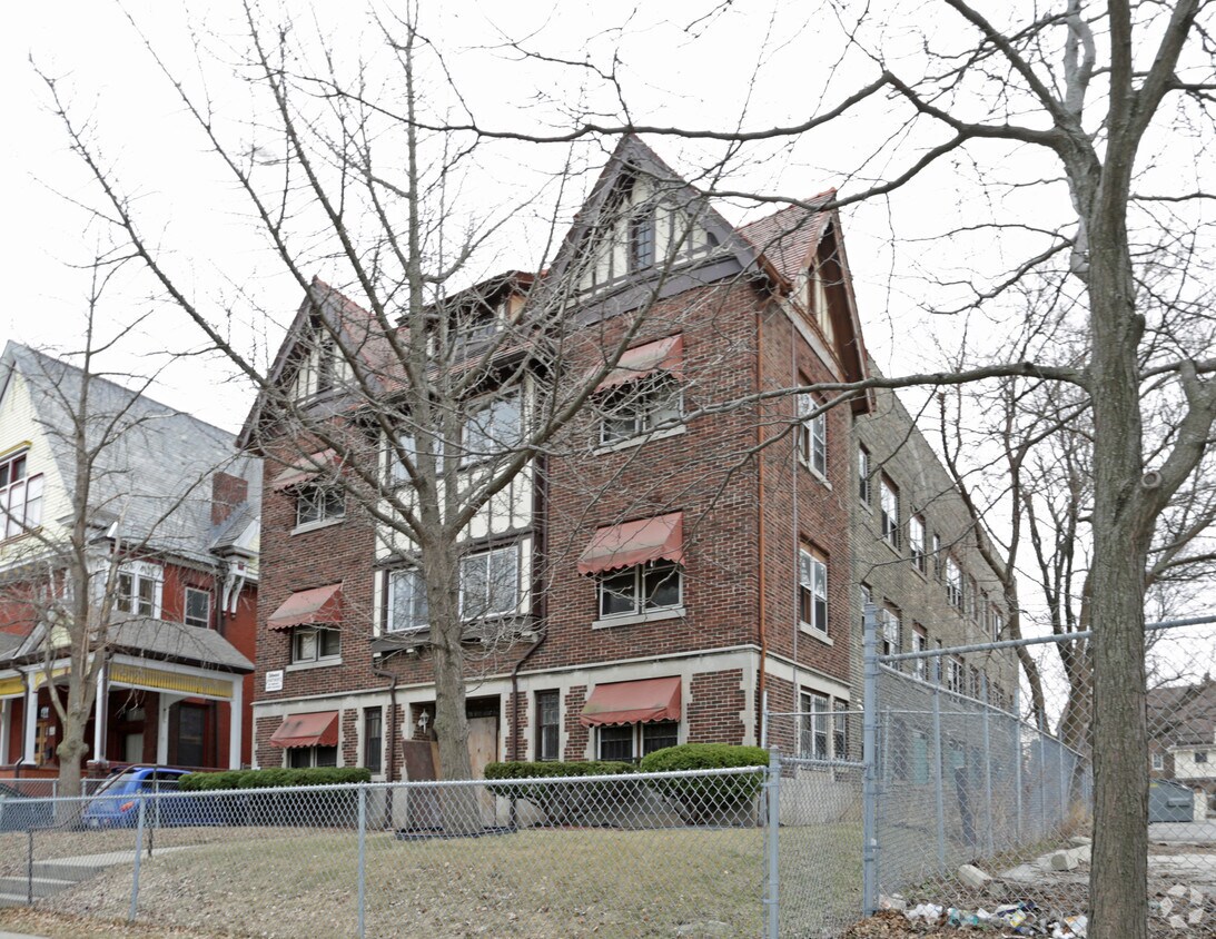 Primary Photo - Oakwood Apartments