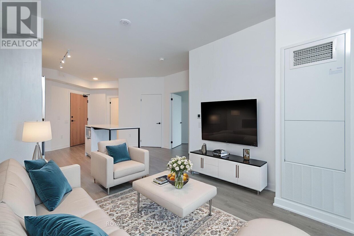 Photo principale - 2495 Eglinton Ave W