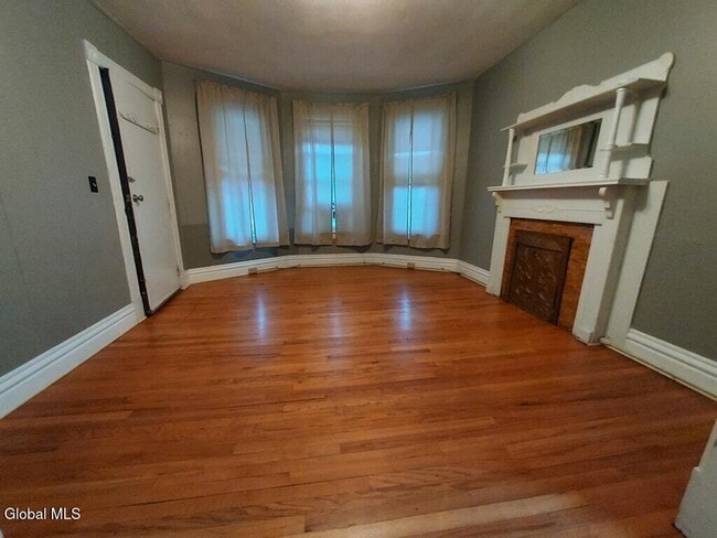 Building Photo - 19 120th St