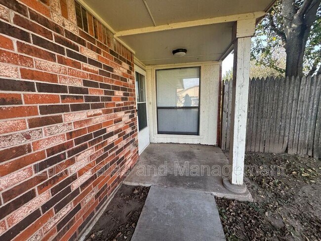 Foto del edificio - 8310 NW 7th St