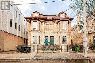 Building Photo - 204-204 Gerrard St E