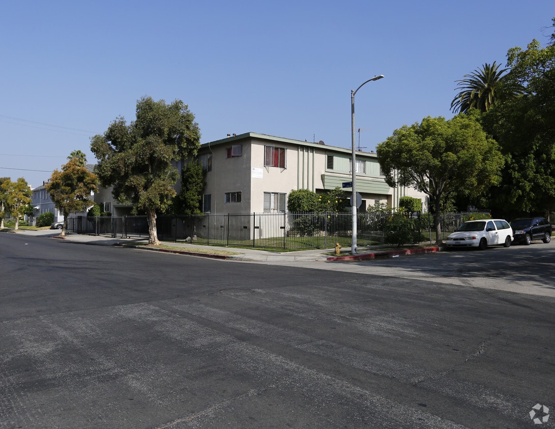 Primary Photo - 871 S Gramercy Dr