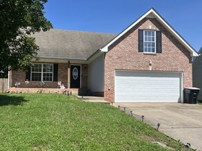 Building Photo - 1524 Cedar Springs Cir