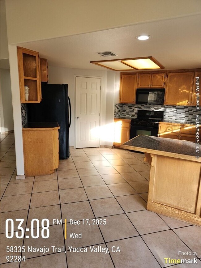 Foto del edificio - 3 bedroom 2 bath w/ office