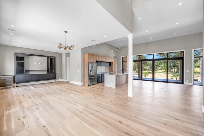 Building Photo - 325 Spicewood Trails Dr