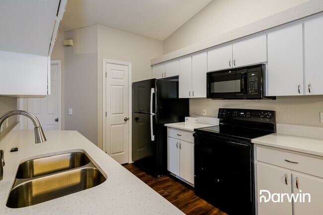 Building Photo - 6249 Piedmont Dr