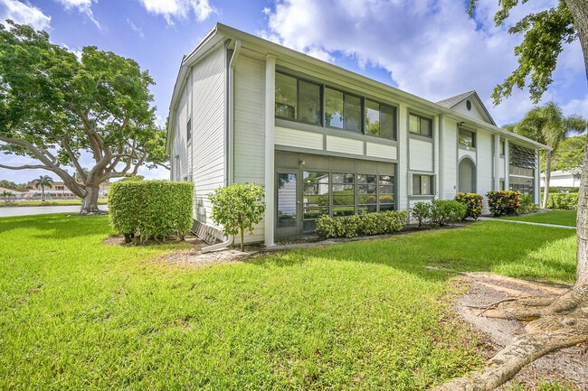 Building Photo - 15461 Lakes of Delray Blvd