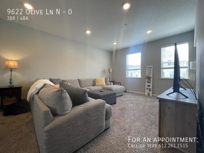 Foto del edificio - 9622 Olive Ln N