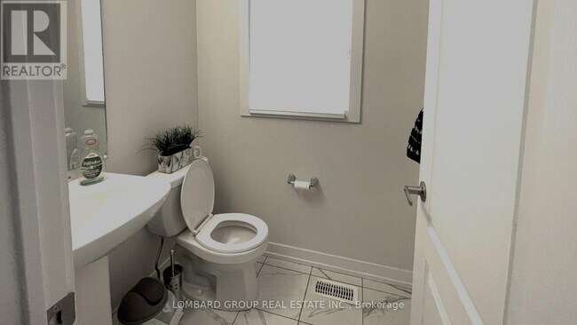 Building Photo - 142 Lilac Cir