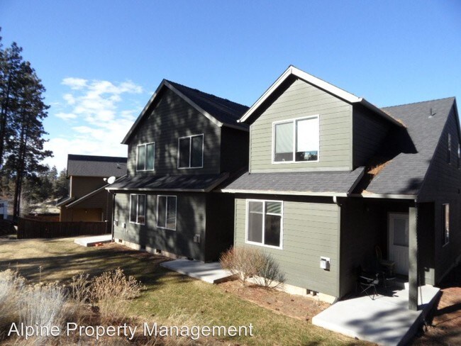 Building Photo - 459 SW Garfield Ave